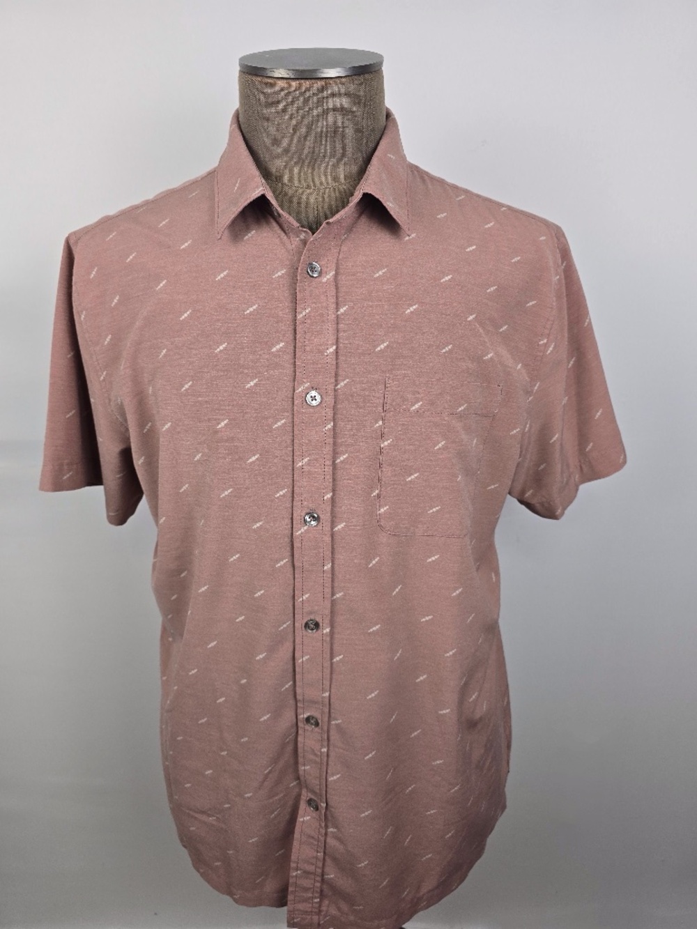 Vuori Bridge Button Down Shirt Men XL Dusty Rose Performance Short Sleeve